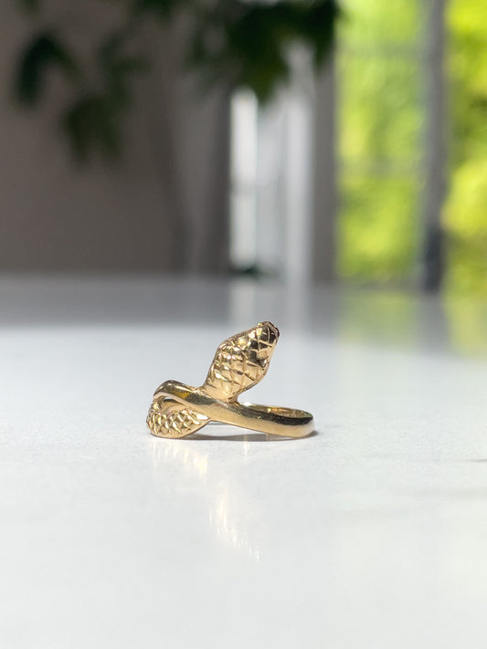 Vintage snake ring on 9ct gold