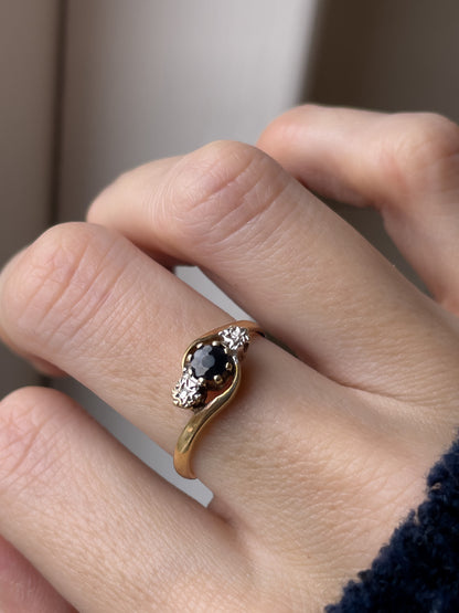 Vintage sapphire and diamond trilogy ring on 9ct gold