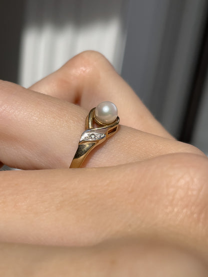 Vintage pearl and diamond ring on 9ct gold