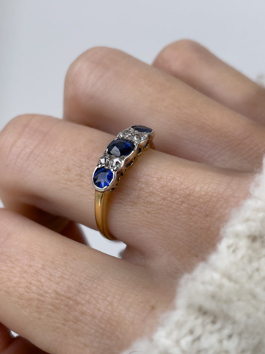 Antique sapphire and diamond ring on 18ct gold