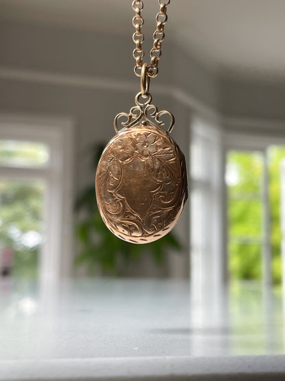 Antique gold plated photo locket with 9ct gold plated belcher chain