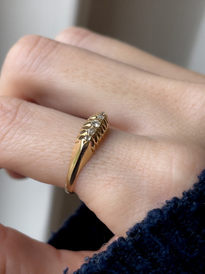 Antique 5-stone diamond boat ring on 18ct gold