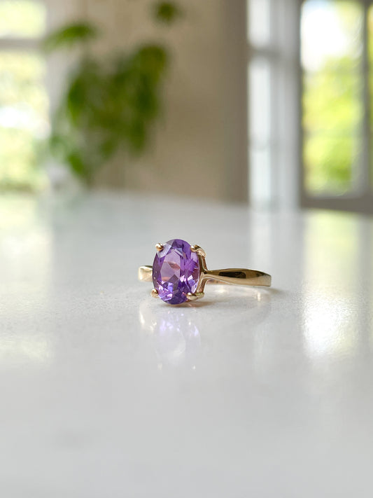 Pre-loved amethyst solitaire ring on 10k gold