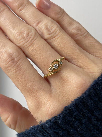 Antique 18ct gold diamond trilogy ring - 1914