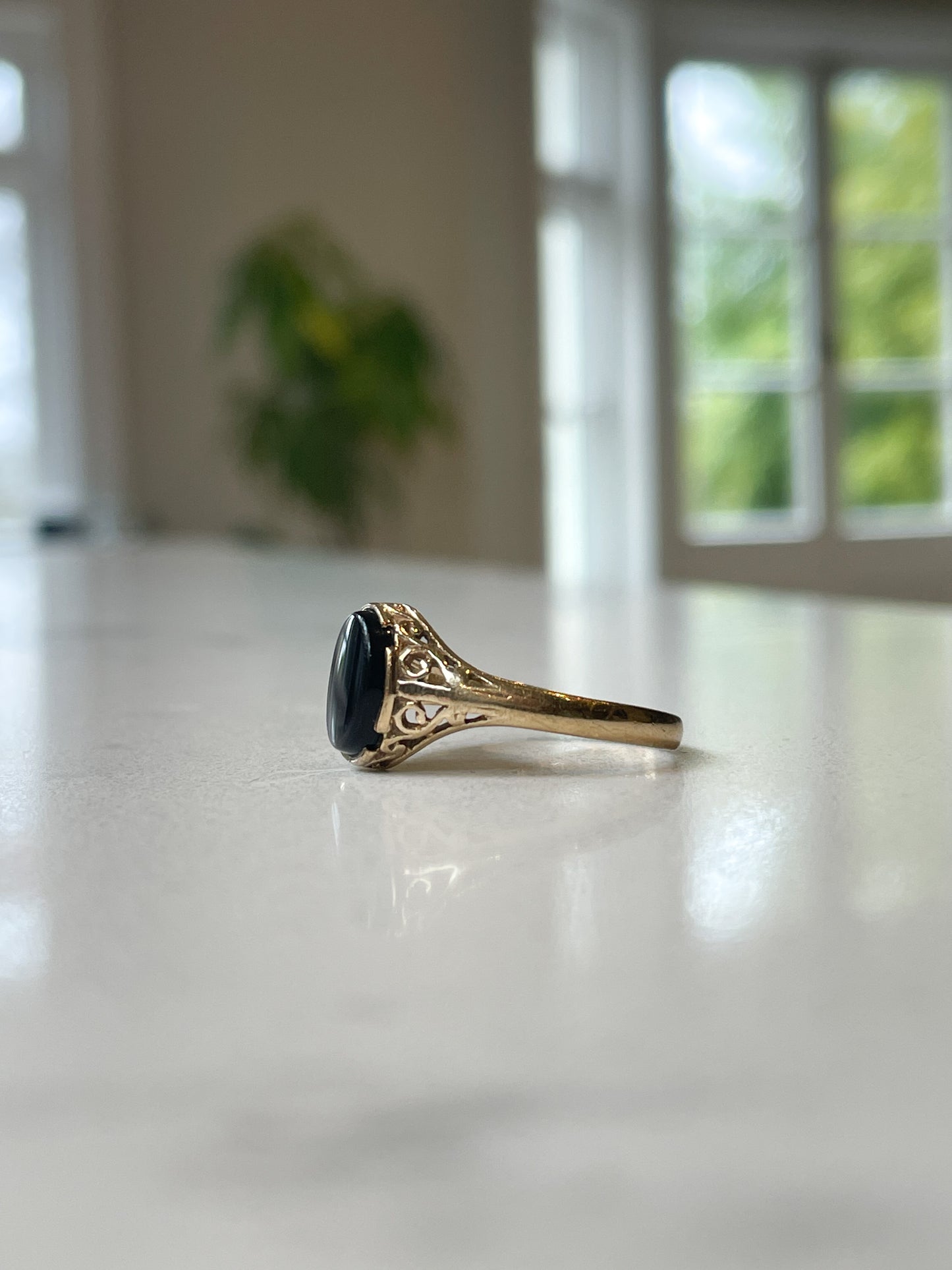 Vintage onyx signet ring on 9ct gold