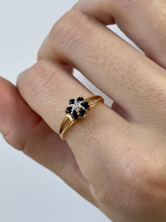 Vintage blue spinel and diamond floral cluster ring