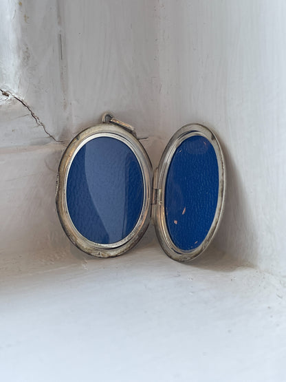 1970s sterling silver floral locket