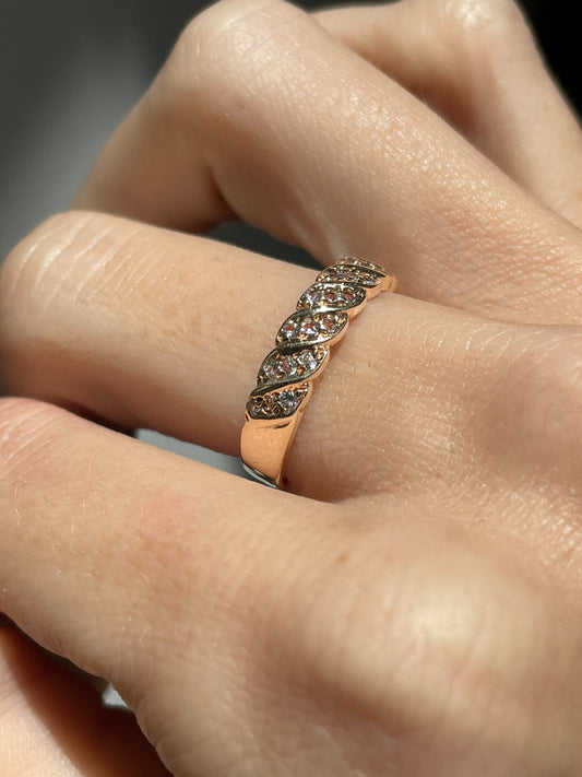 Vintage diamond twist ring on 9ct gold