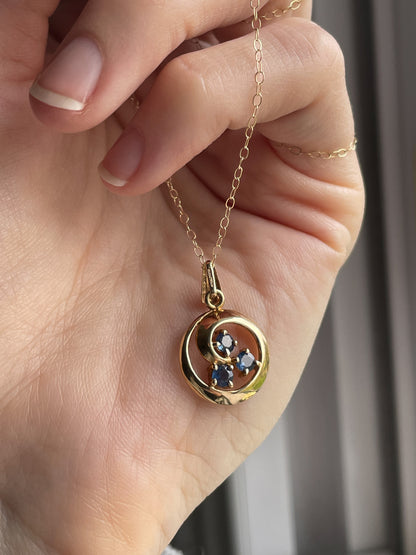 Vintage swirly sapphire necklace pendant on 9ct gold