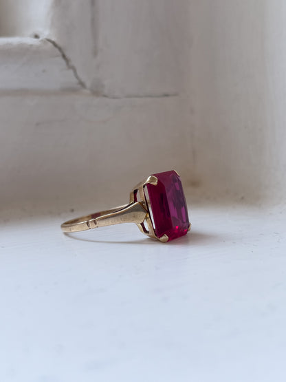 Vintage ruby ring on 9ct gold