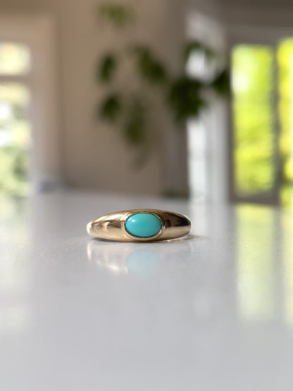Vintage turquoise pinky ring on 9ct gold