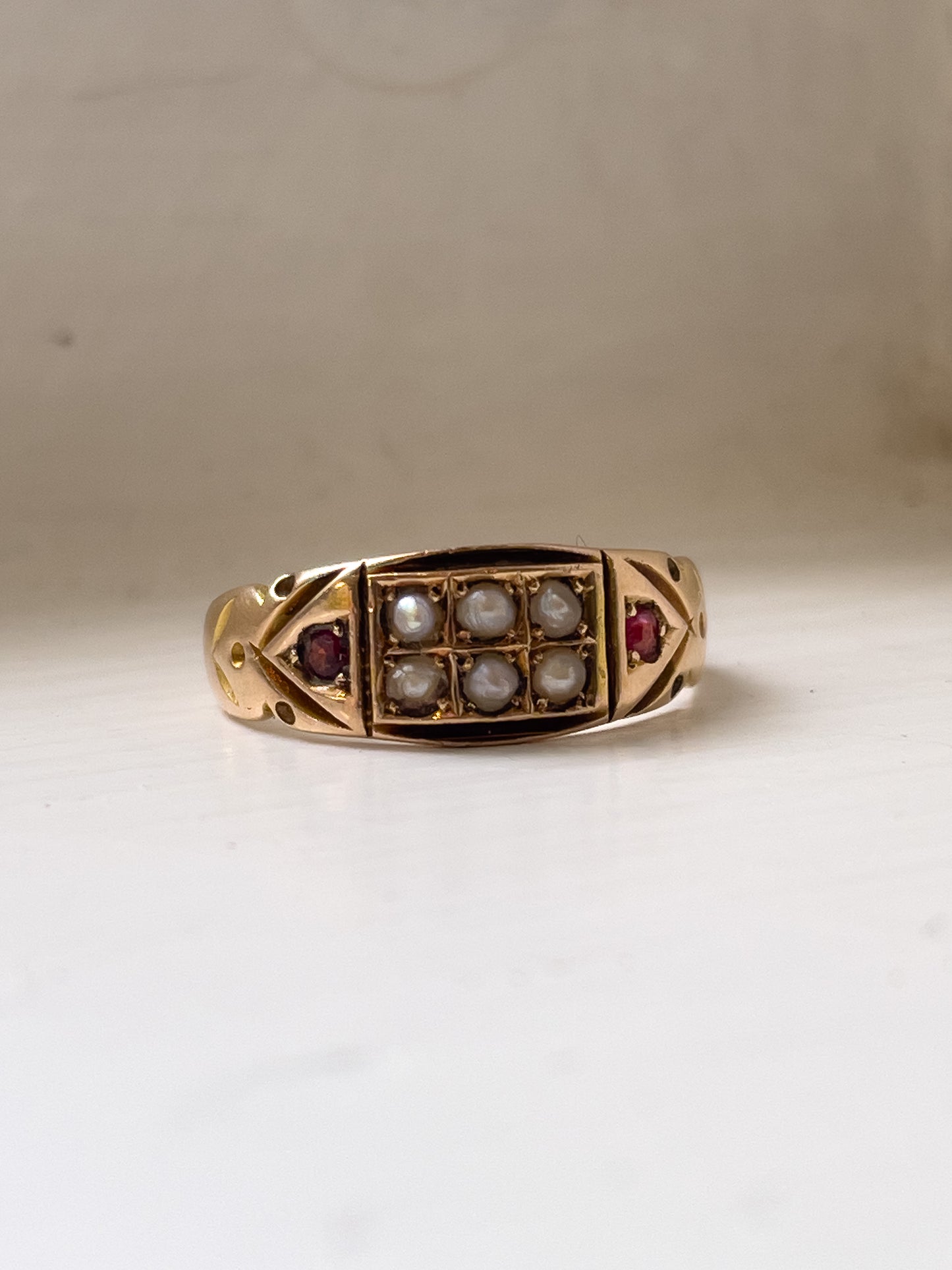 Antique seed pearl pinky ring from 1890 on 15ct gold