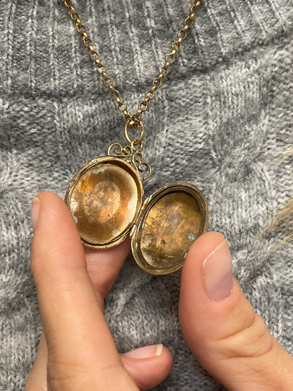 Antique gold plated photo locket with 9ct gold plated belcher chain