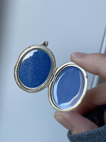 1970s sterling silver floral locket