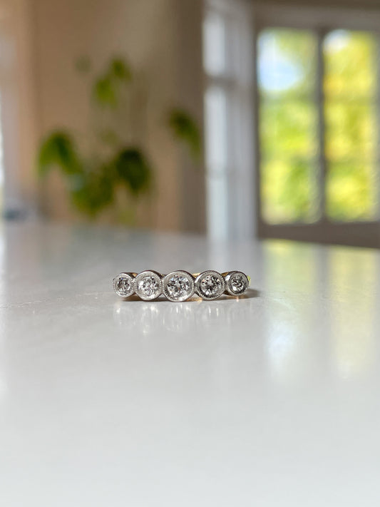 Antique diamond 5-stone ring on 18ct gold and platinum