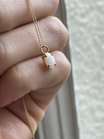 9ct gold opal necklace pendant and chain