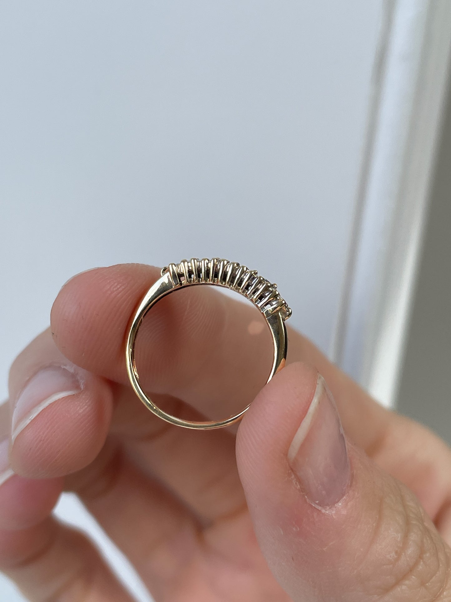 Vintage 7-stone diamond eternity ring on 9ct gold