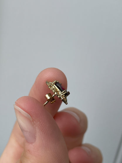 Vintage garnet ornate stud earrings