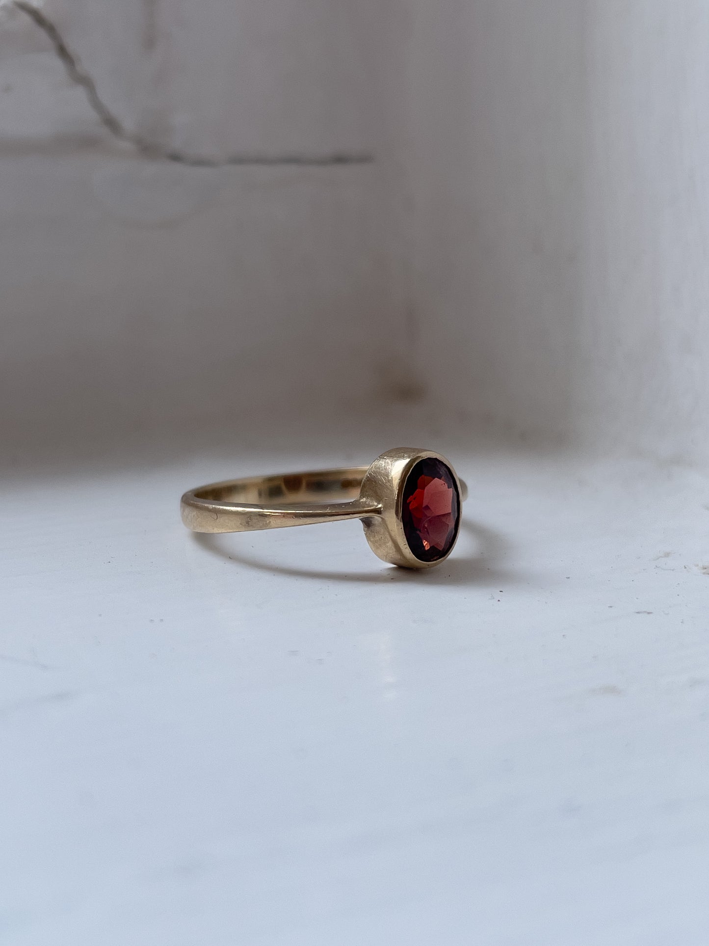 Vintage garnet solitaire ring on 9ct gold