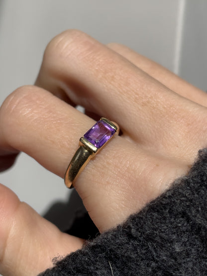 Vintage chunky east/west amethyst ring on 9ct gold