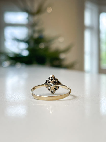 Vintage 9ct gold and platinum white spinel ring