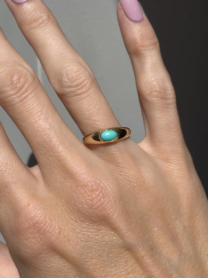 Vintage turquoise pinky ring on 9ct gold