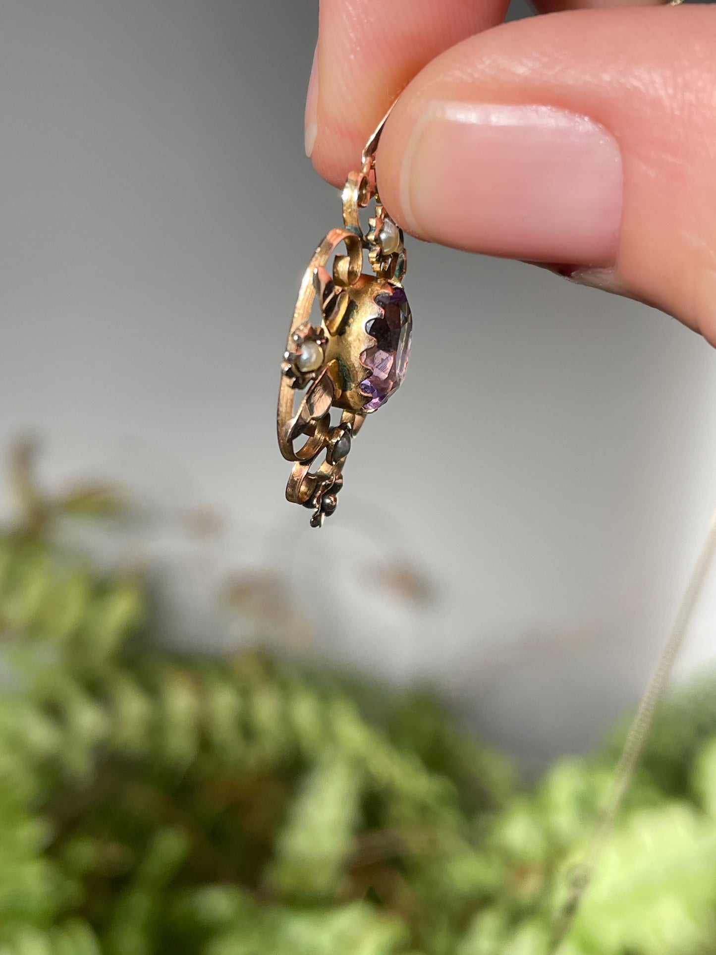 Victorian amethyst and seed pearl pendant with 9ct gold chain