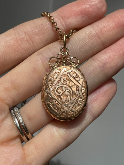 Antique gold plated photo locket with 9ct gold plated belcher chain