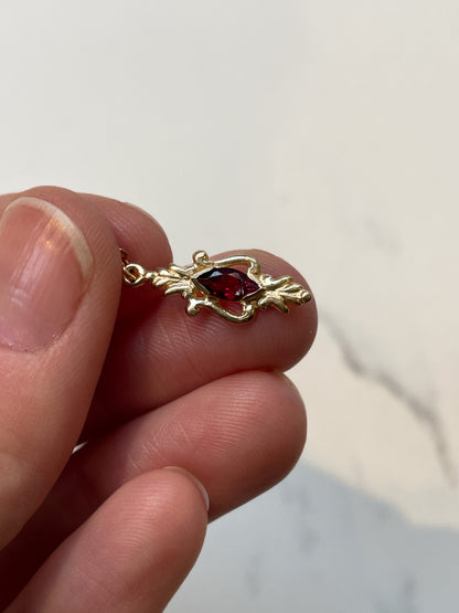Vintage 9ct gold garnet drop earrings