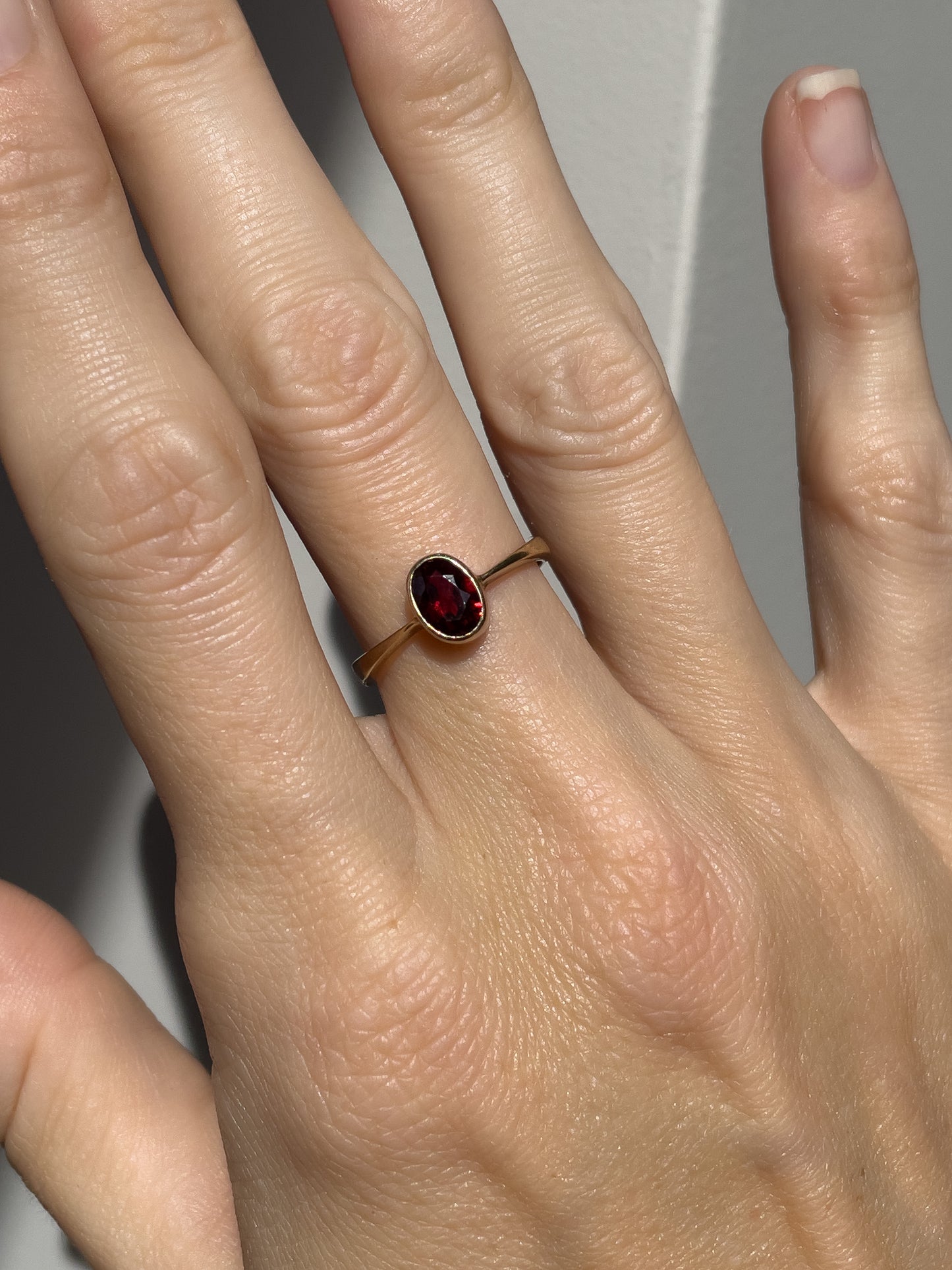Vintage garnet solitaire ring on 9ct gold