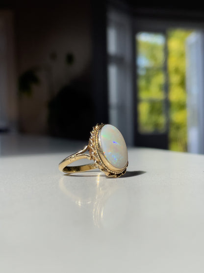 Vintage large opal cabochon ring on 9ct gold