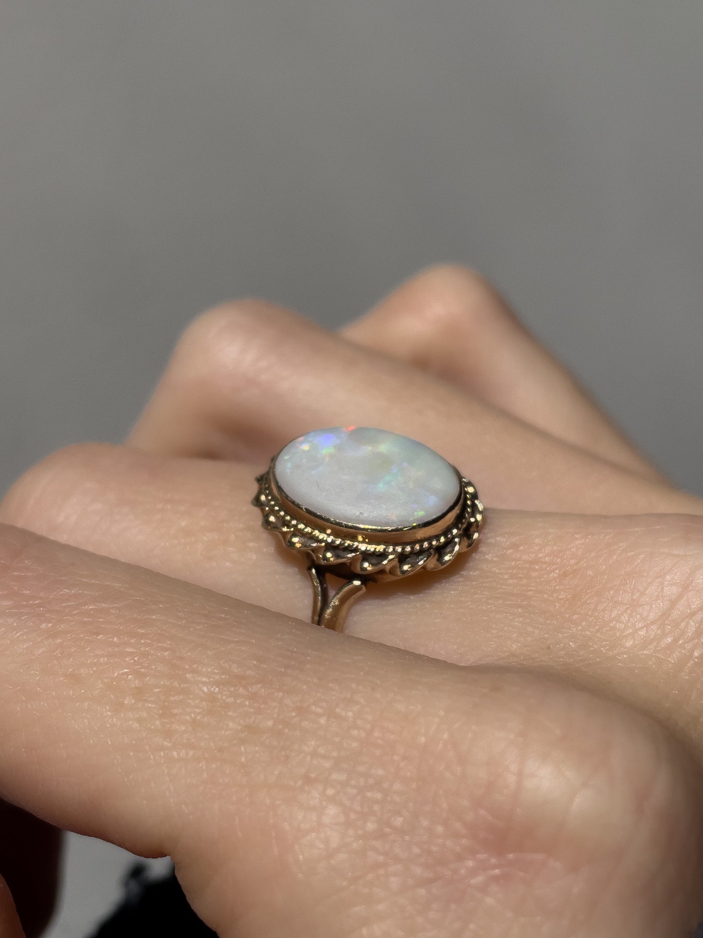 Vintage large opal cabochon ring on 9ct gold