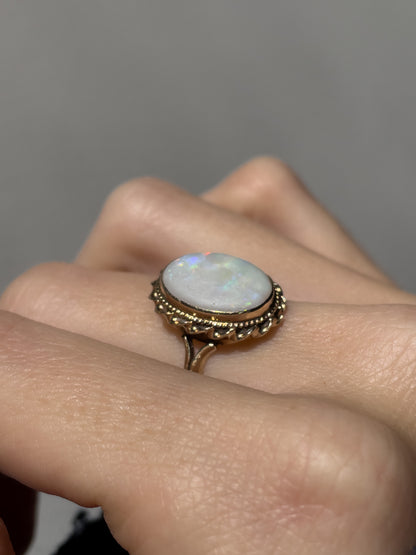 Vintage large opal cabochon ring on 9ct gold