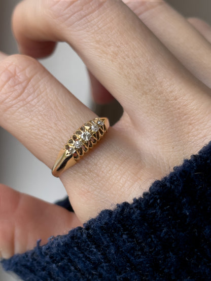 Antique 5-stone diamond boat ring on 18ct gold