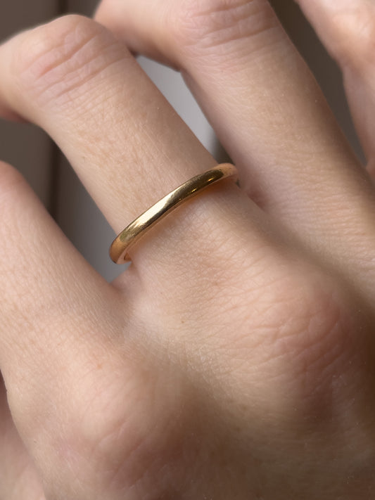 A 1960s vintage gold band ring, 9ct gold