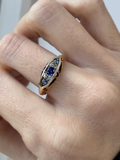 Antique 18ct gold sapphire and diamond boat ring - early 20th century