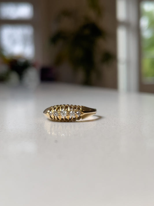 Antique 5-stone diamond boat ring on 18ct gold