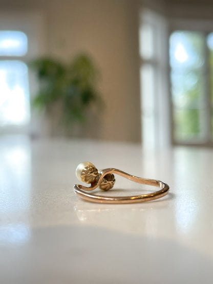 Vintage pearl toi-et-moi ring