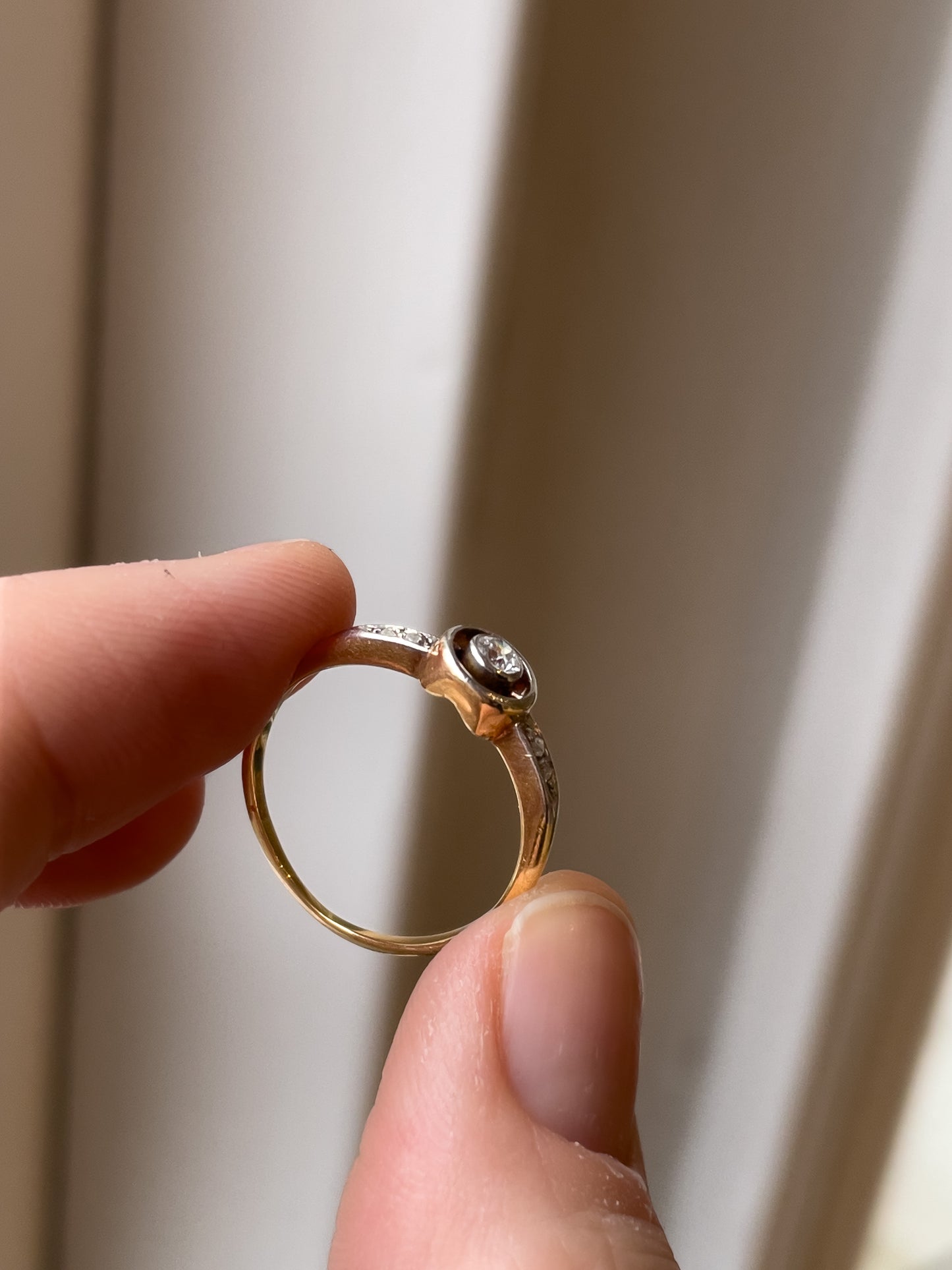 Vintage 1930s diamond ring on 18ct gold