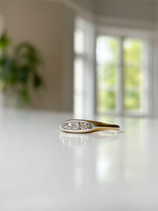 Antique diamond 5-stone ring on 18ct gold and platinum
