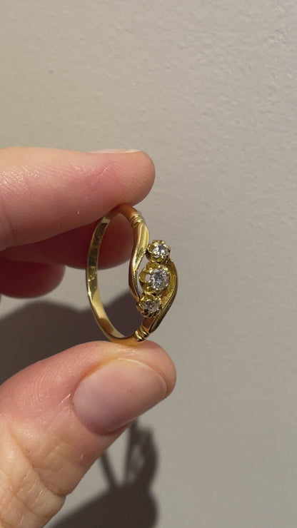 Antique 18ct gold diamond trilogy ring - 1914